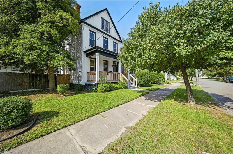 Photo 3 of 33 residential for sale in Norfolk virginia