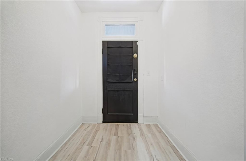 Photo 6 of 33 residential for sale in Norfolk virginia