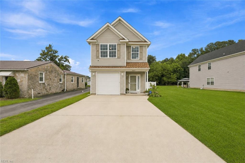 Photo 3 of 39 residential for sale in Suffolk virginia