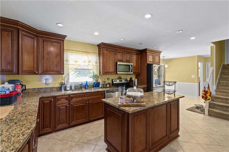 Photo 13 of 47 residential for sale in Chesapeake virginia Photo 13 of 47 residential for sale in Chesapeake virginia