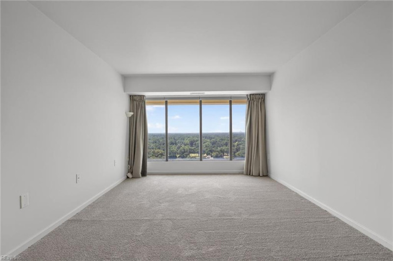 Photo 14 of 45 residential for sale in Virginia Beach virginia
