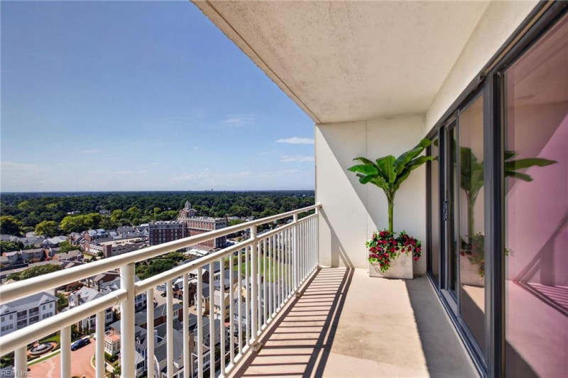 Photo 17 of 45 residential for sale in Virginia Beach virginia
