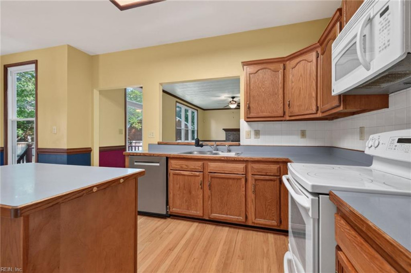 Photo 14 of 46 residential for sale in Chesapeake virginia Photo 14 of 46 residential for sale in Chesapeake virginia
