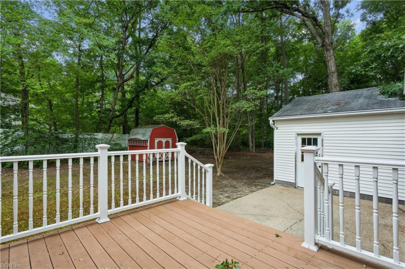Photo 29 of 32 residential for sale in York County virginia