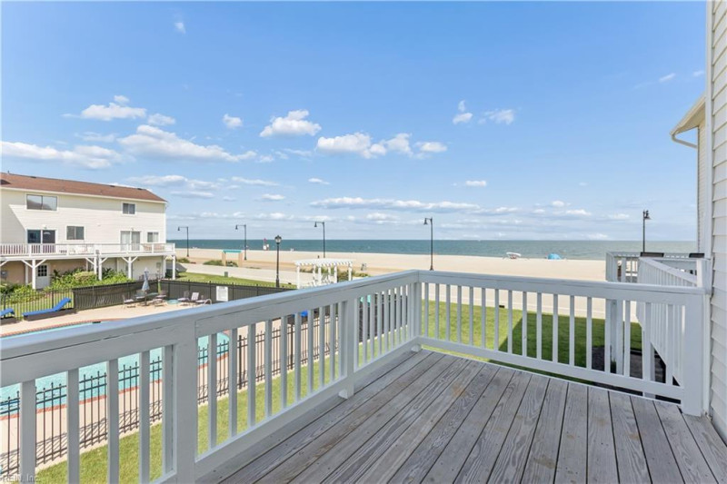Photo 17 of 48 residential for sale in Hampton virginia
