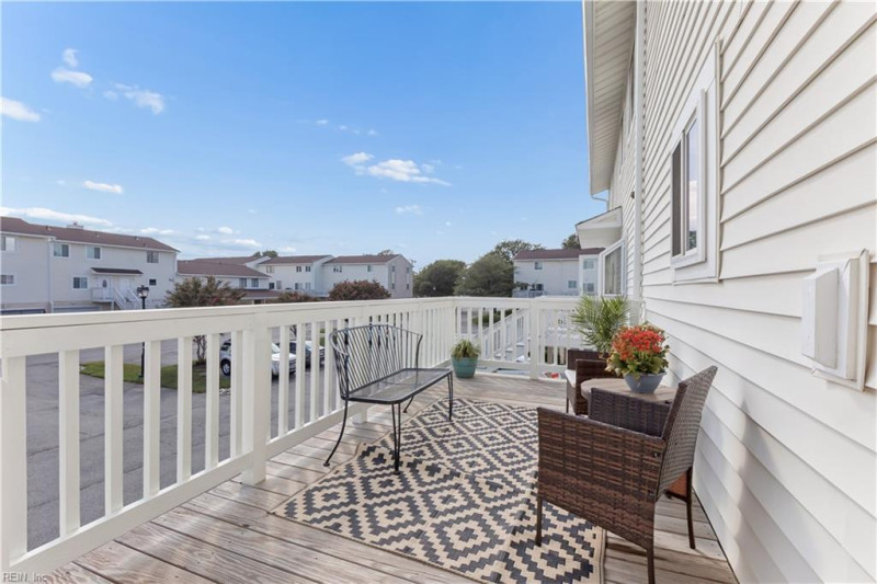 Photo 4 of 48 residential for sale in Hampton virginia