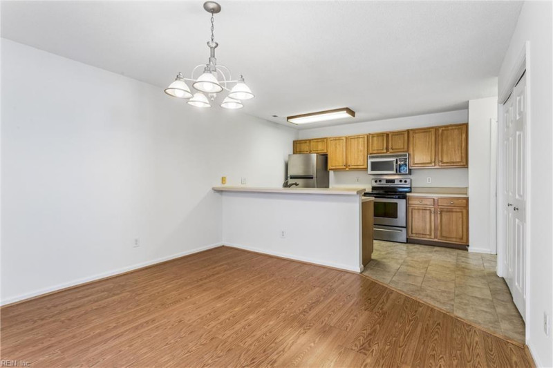 Photo 11 of 34 residential for sale in Newport News virginia