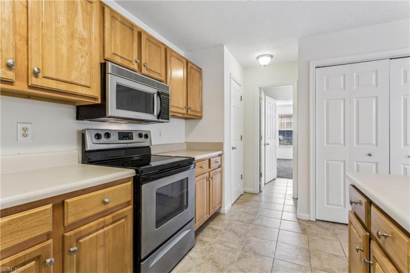 Photo 15 of 34 residential for sale in Newport News virginia