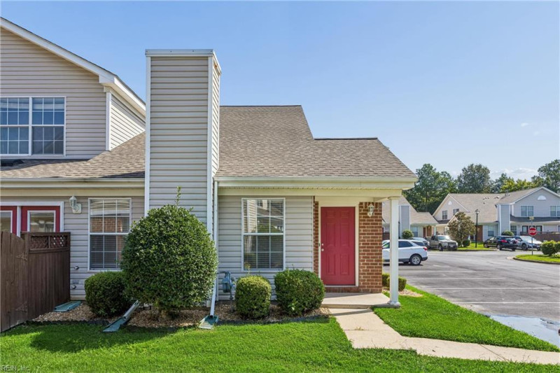 Photo 2 of 34 residential for sale in Newport News virginia
