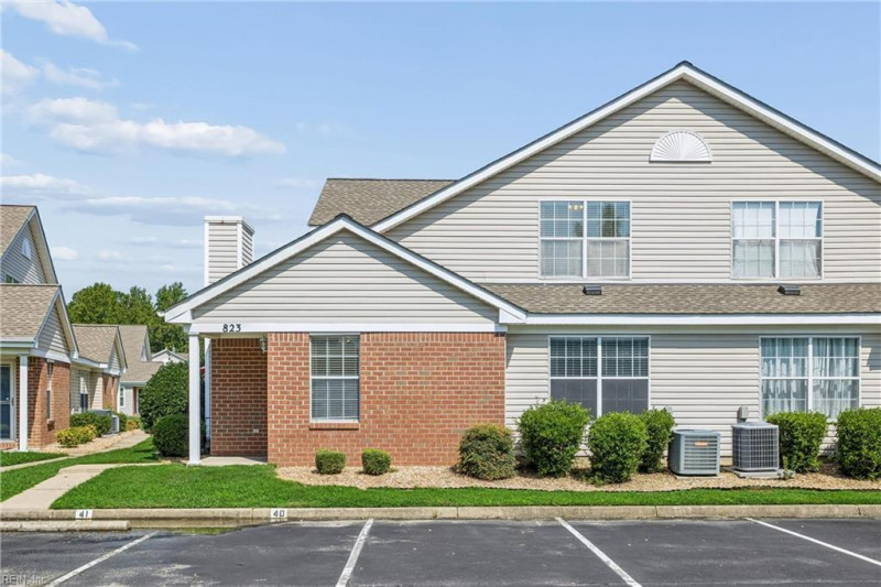 Photo 3 of 34 residential for sale in Newport News virginia