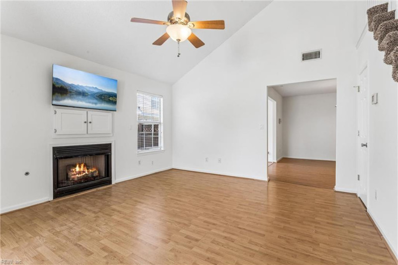 Photo 5 of 34 residential for sale in Newport News virginia