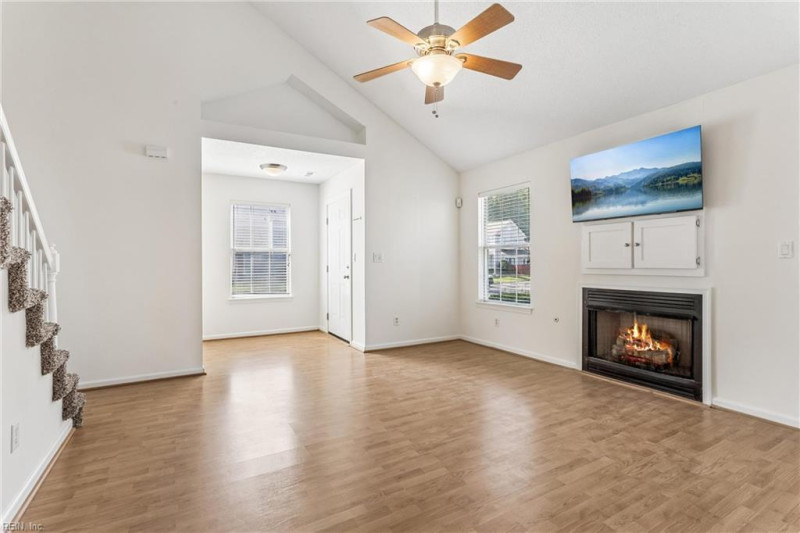 Photo 7 of 34 residential for sale in Newport News virginia