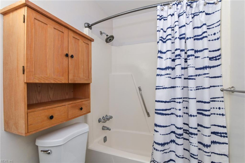 Photo 17 of 36 residential for sale in Virginia Beach virginia