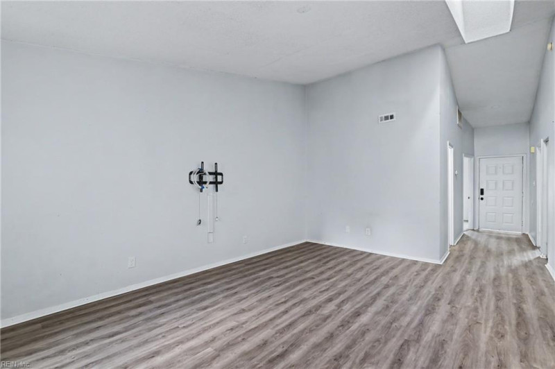 Photo 4 of 36 residential for sale in Virginia Beach virginia
