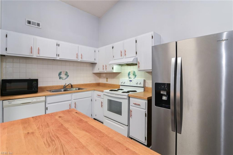 Photo 9 of 36 residential for sale in Virginia Beach virginia