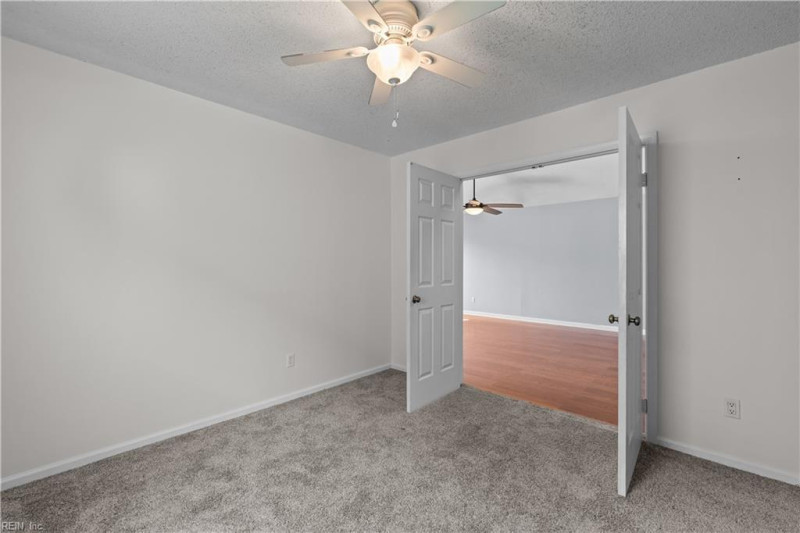 Photo 15 of 44 residential for sale in Virginia Beach virginia