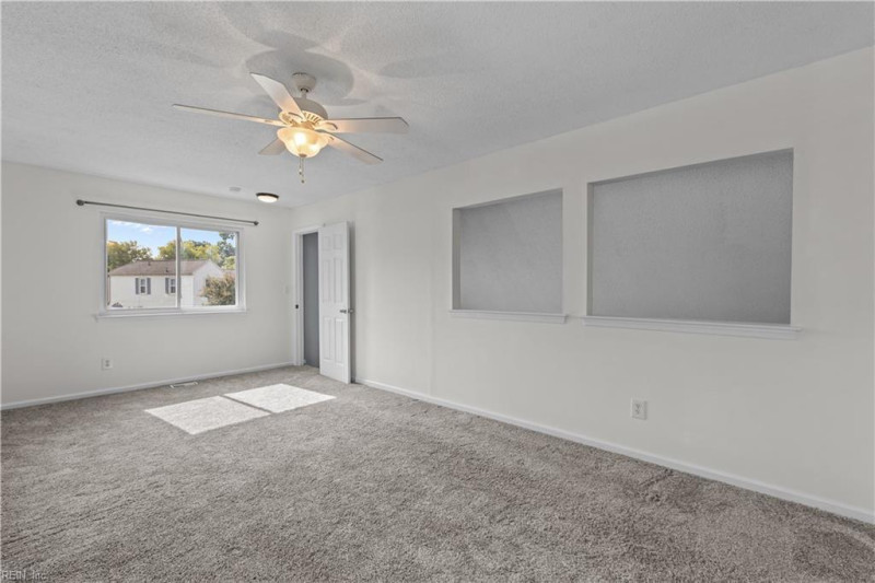 Photo 25 of 44 residential for sale in Virginia Beach virginia