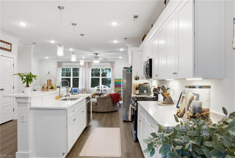 Photo 4 of 26 residential for sale in Norfolk virginia
