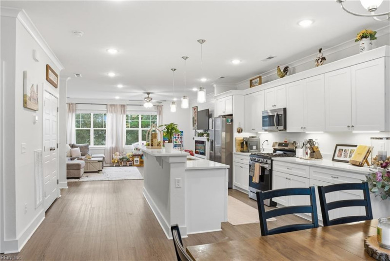 Photo 9 of 26 residential for sale in Norfolk virginia