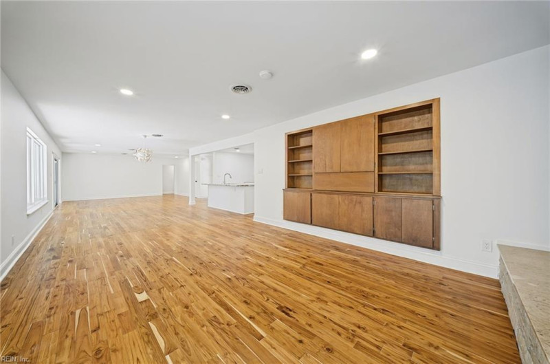 Photo 10 of 48 residential for sale in Norfolk virginia