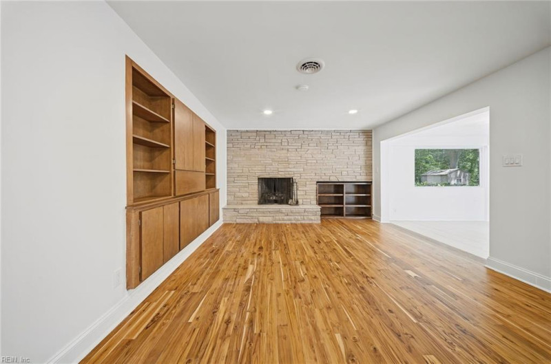 Photo 9 of 48 residential for sale in Norfolk virginia