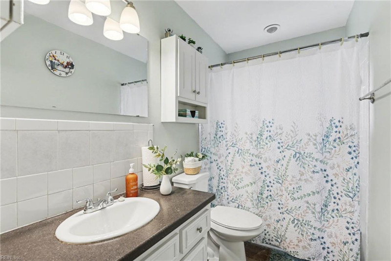 Photo 18 of 23 residential for sale in Virginia Beach virginia