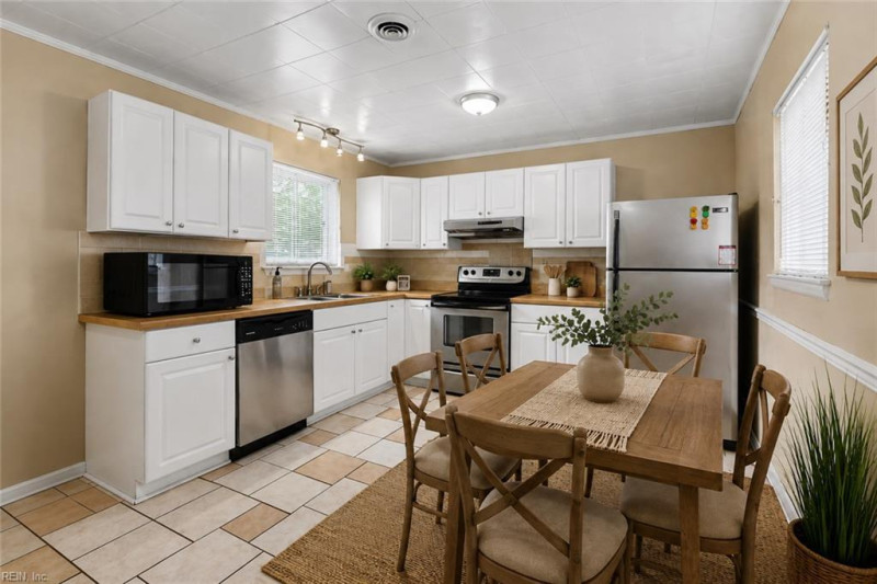 Photo 9 of 23 residential for sale in Virginia Beach virginia