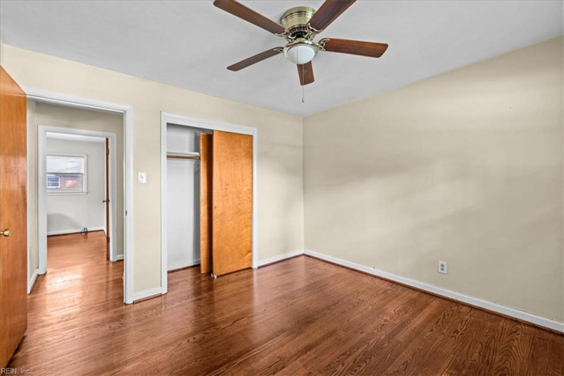 Photo 33 of 41 residential for sale in Chesapeake virginia Photo 33 of 41 residential for sale in Chesapeake virginia