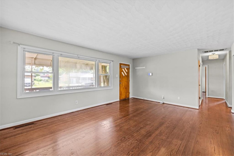 Photo 6 of 41 residential for sale in Chesapeake virginia Photo 6 of 41 residential for sale in Chesapeake virginia