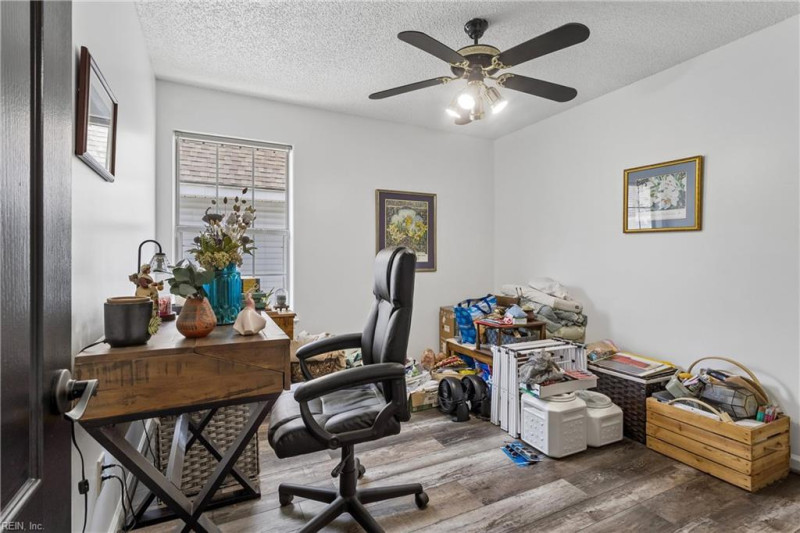 Photo 17 of 28 residential for sale in Newport News virginia
