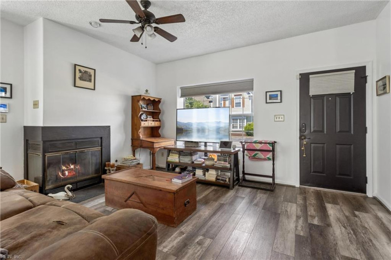 Photo 6 of 28 residential for sale in Newport News virginia
