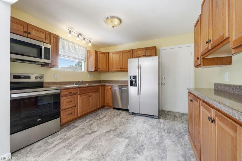 Photo 10 of 27 residential for sale in Norfolk virginia