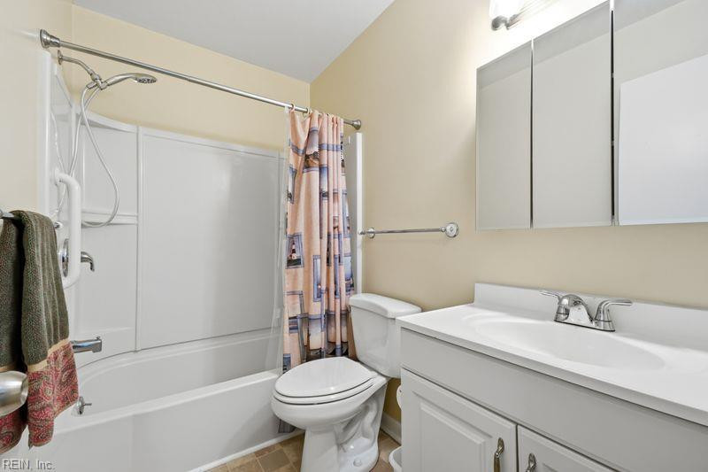 Photo 12 of 27 residential for sale in Norfolk virginia