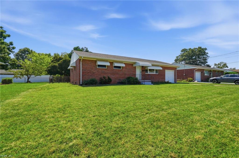 Photo 13 of 27 residential for sale in Norfolk virginia