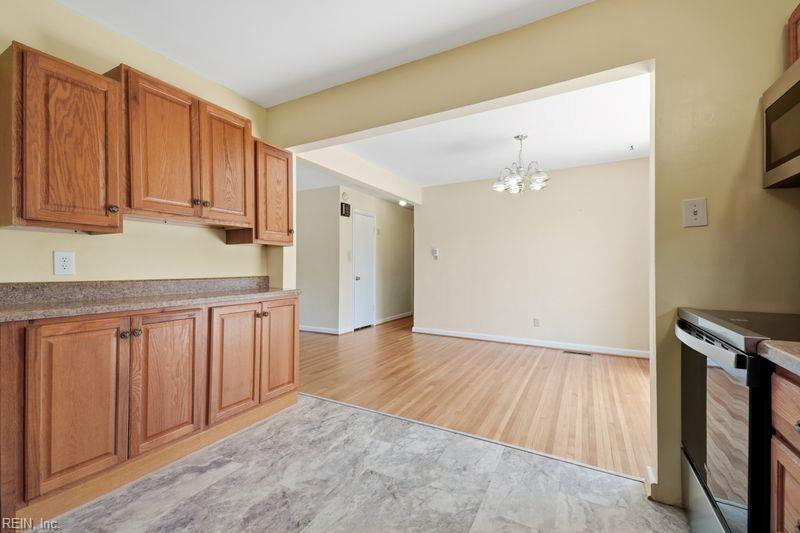 Photo 3 of 27 residential for sale in Norfolk virginia