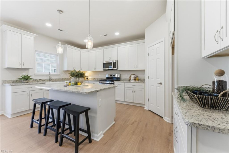 Photo 12 of 31 residential for sale in Chesapeake virginia