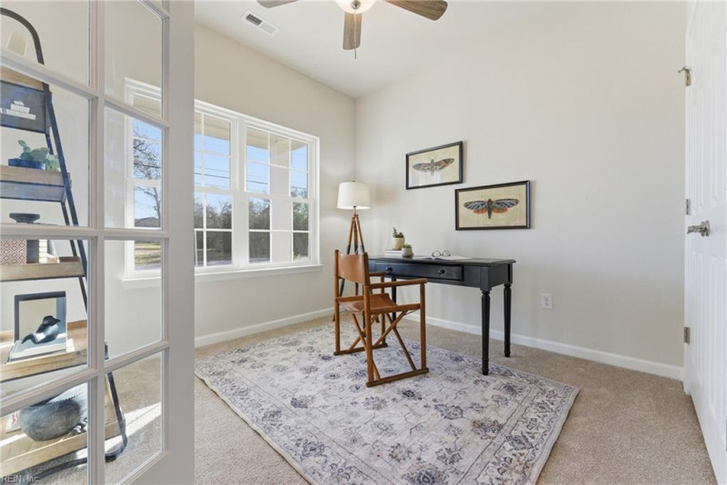 Photo 5 of 31 residential for sale in Chesapeake virginia