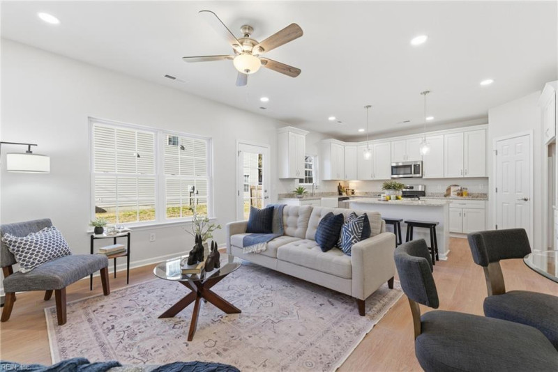 Photo 9 of 31 residential for sale in Chesapeake virginia