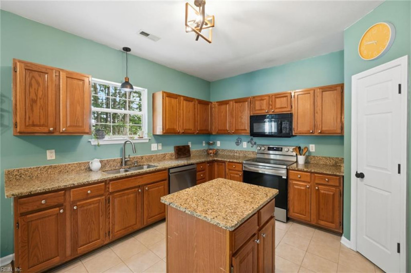 Photo 13 of 47 residential for sale in Newport News virginia Photo 13 of 47 residential for sale in Newport News virginia