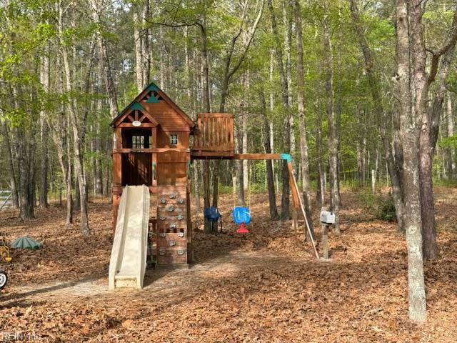 Photo 32 of 49 residential for sale in Isle of Wight County virginia