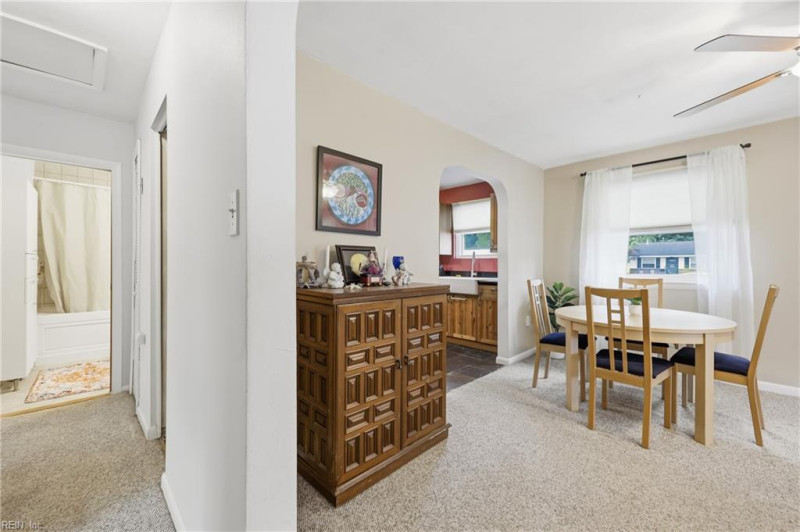 Photo 17 of 38 residential for sale in Virginia Beach virginia