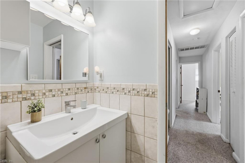 Photo 18 of 38 residential for sale in Virginia Beach virginia