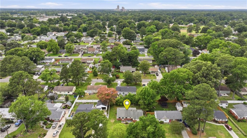Photo 4 of 38 residential for sale in Virginia Beach virginia