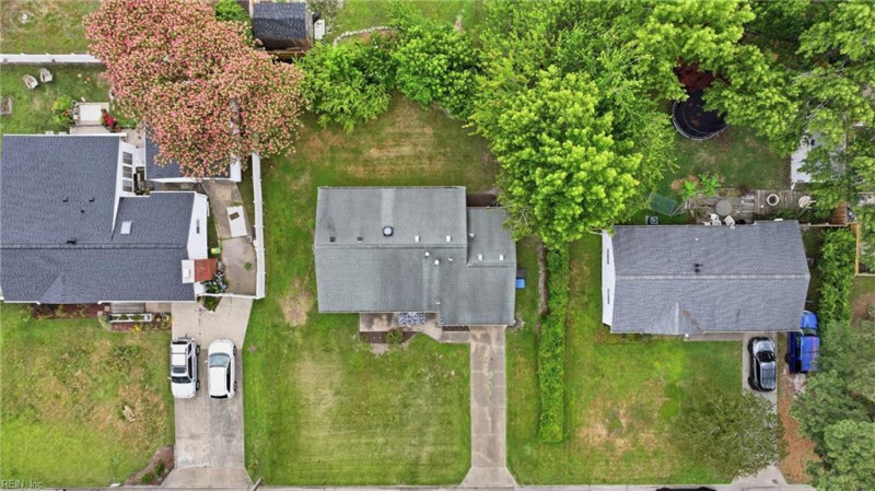 Photo 5 of 38 residential for sale in Virginia Beach virginia