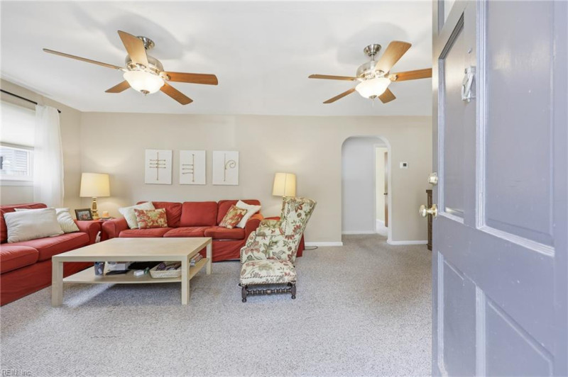 Photo 7 of 38 residential for sale in Virginia Beach virginia