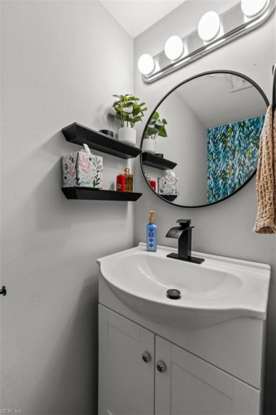 Photo 11 of 19 residential for sale in Virginia Beach virginia