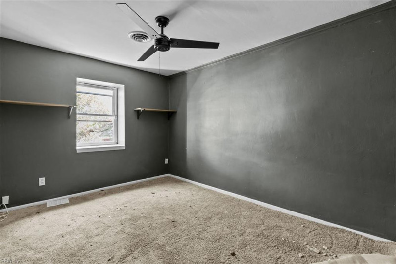 Photo 13 of 19 residential for sale in Virginia Beach virginia