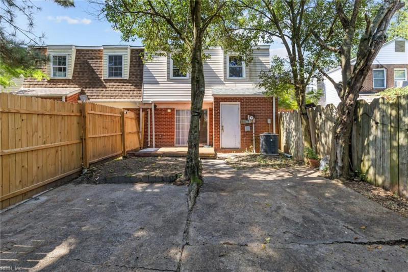 Photo 17 of 19 residential for sale in Virginia Beach virginia