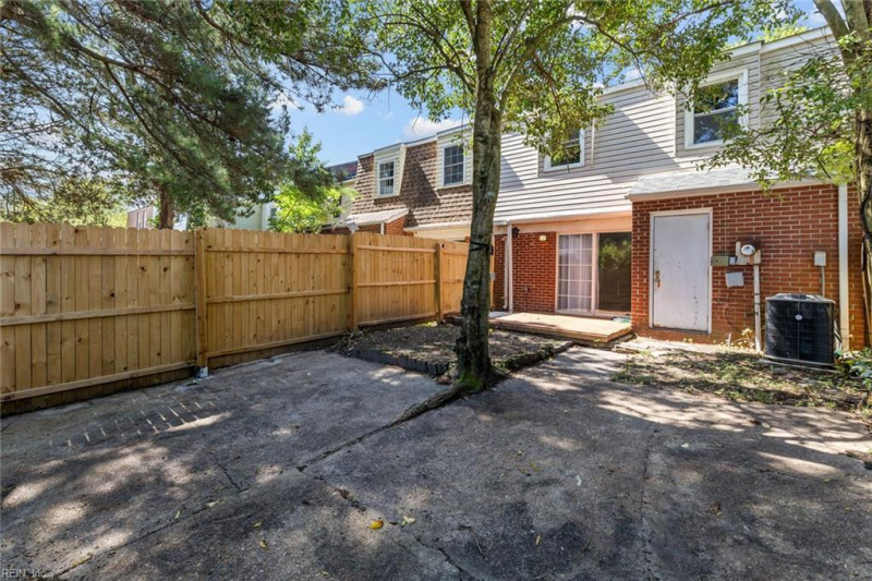 Photo 18 of 19 residential for sale in Virginia Beach virginia
