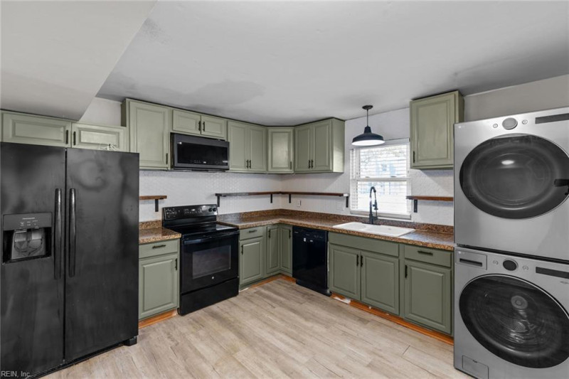 Photo 5 of 19 residential for sale in Virginia Beach virginia